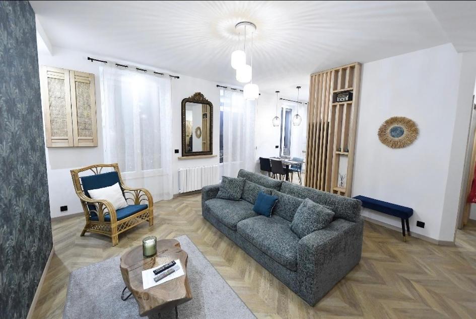 Carnot Place Bourgoin-Jallieu Ngoại thất bức ảnh